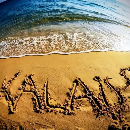 아파트 Kalais Beachfront Private Suites - Stunning Sea & Sunset Views, Bus Stop Outside, Easy Naxos Town Access, Free Beach Chairs *