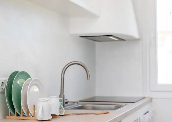 Kalais Beachfront Private Suites - Stunning Sea & Sunset Views, Bus Stop Outside, Easy Naxos Town Access, Free Beach Chairs *