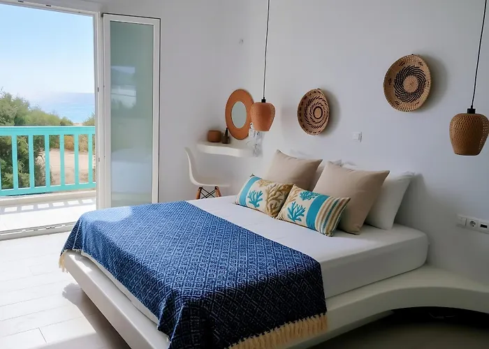 Kalais Beachfront Private Suites - Stunning Sea & Sunset Views, Bus Stop Outside, Easy Naxos Town Access, Free Beach Chairs *