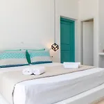 Kalais Beachfront Private Suites - Stunning Sea & Sunset Views, Bus Stop Outside, 12-Minute Drive From Naxos Town, Free Beach Chairs Lägenhet *