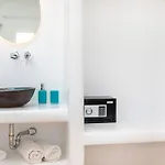 Kalais Beachfront Private Suites - Stunning Sea & Sunset Views, Bus Stop Outside, 12-Minute Drive From Naxos Town, Free Beach Chairs Lägenhet Pláka