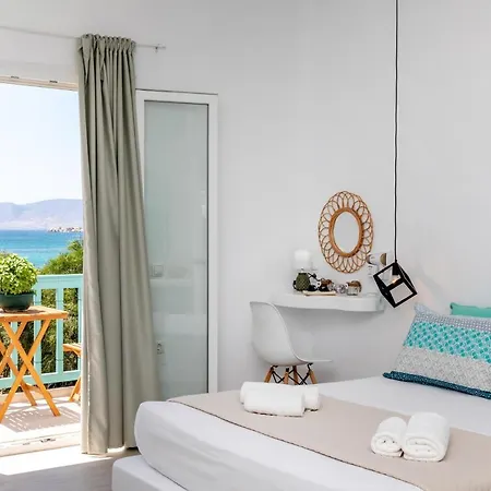 Kalais Beachfront - Stunning Sea & Sunset Views, Free Chairs, Bus Stop Outside, 12 Min From Naxos Town, 200 Mbps Wifi 아파트 *