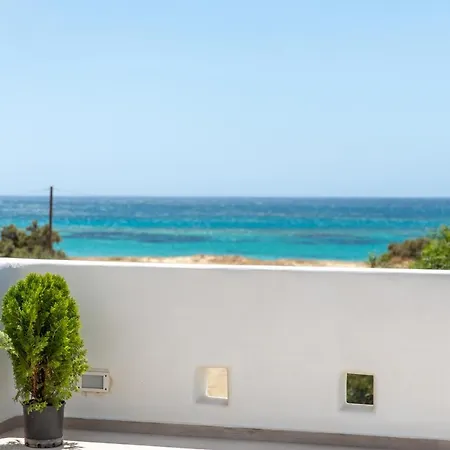 דירה Kalais Beachfront Suites - Stunning Sea & Sunset Views, Free Beach Chairs, Bus Stop Outside, 12 Min From Naxos Town Pláka