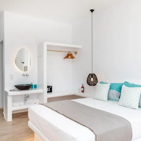 Kalais Beachfront Suites - Stunning Sea & Sunset Views, Free Beach Chairs, Bus Stop Outside, 12 Min From Naxos Town