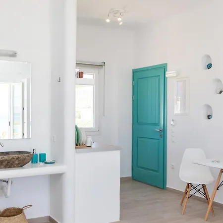 Kalais Beachfront - Stunning Sea & Sunset Views, Free Chairs, Bus Stop Outside, 12 Min From Naxos Town, 200 Mbps Wifi Plaka (Naxos)