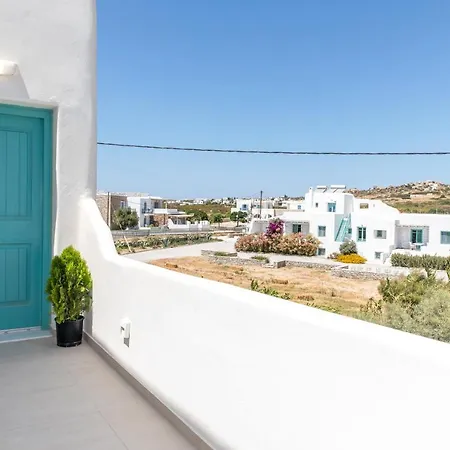 Kalais Beachfront Suites - Stunning Sea & Sunset Views, Free Beach Chairs, Bus Stop Outside, 12 Min From Naxos Town דירה Pláka