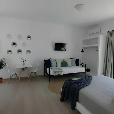 아파트 Kalais Beachfront - Stunning Sea & Sunset Views, Free Chairs, Bus Stop Outside, 12 Min From Naxos Town, 200 Mbps Wifi Pláka