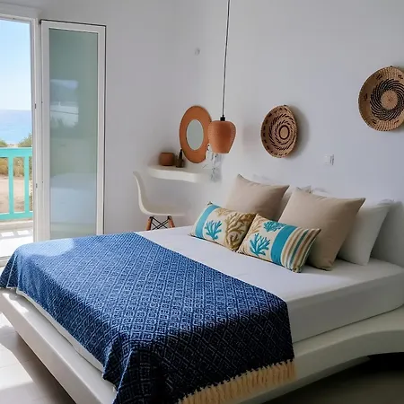 Plaka Beachfront Suites At Kalais - Stunning Sea & Sunset Views, Free Beach Chairs, Bus Stop Outside, 12 Min From Naxos Town *