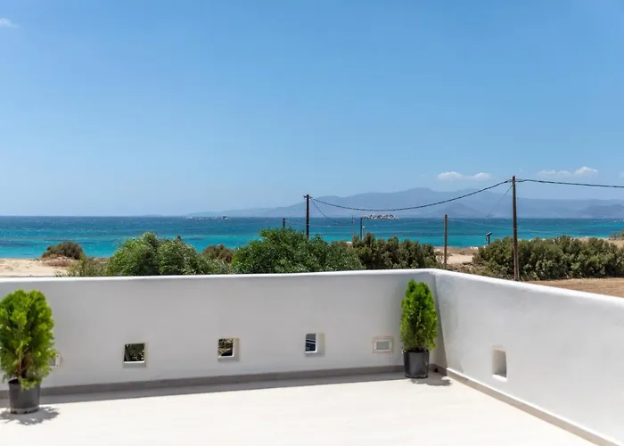 Kalais Beachfront Private Suites - Stunning Sea & Sunset Views, Bus Stop Outside, Easy Naxos Town Access, Free Beach Chairs