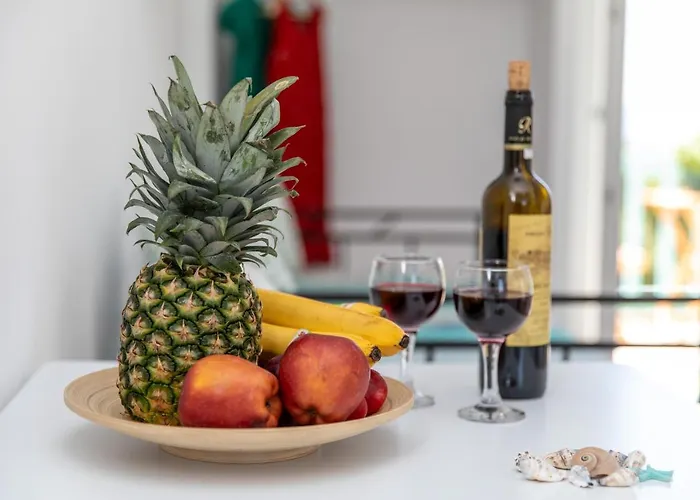 Апартаменты Kalais Beachfront Private Suites - Stunning Sea & Sunset Views, Bus Stop Outside, 12-Minute Drive From Naxos Town, Free Beach Chairs - Escape To Elysium *