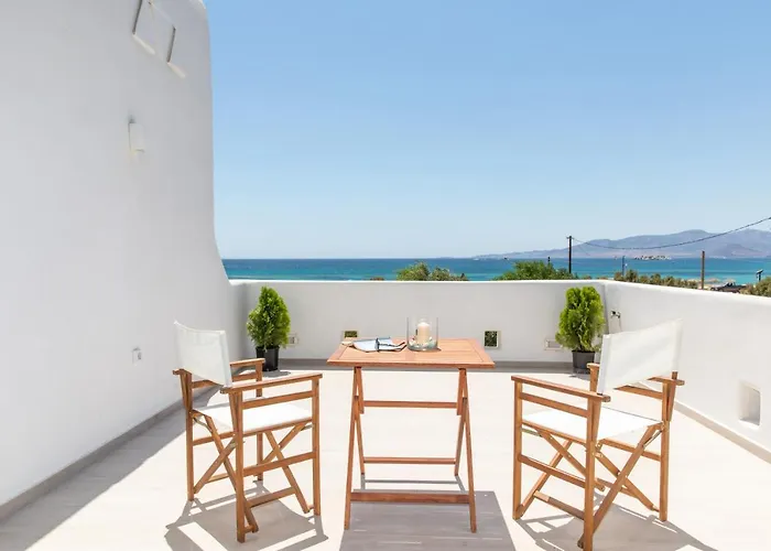 Kalais Beachfront Private Suites - Stunning Sea & Sunset Views, Bus Stop Outside, Easy Naxos Town Access, Free Beach Chairs * Pláka