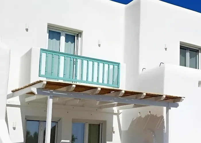 Апартаменты Kalais Beachfront Private Suites - Stunning Sea & Sunset Views, Bus Stop Outside, 12-Minute Drive From Naxos Town, Free Beach Chairs - Escape To Elysium *